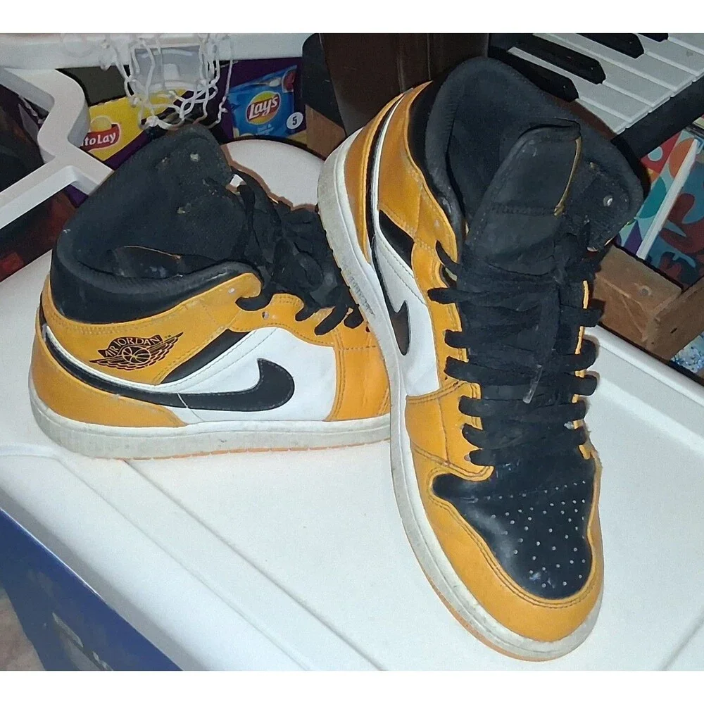 Men's Size 10 Retro Jordan 1's